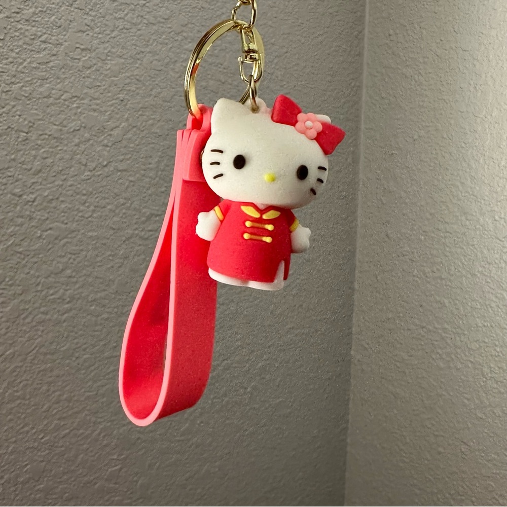 Hello Kitty Keychain - Picture 3 of 5